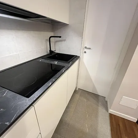 Apartment Arena Interno 5 *