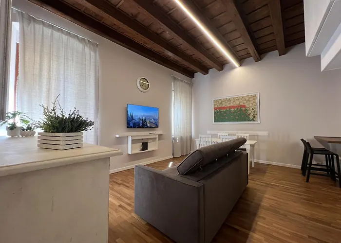 Apartment Arena Interno 5 *