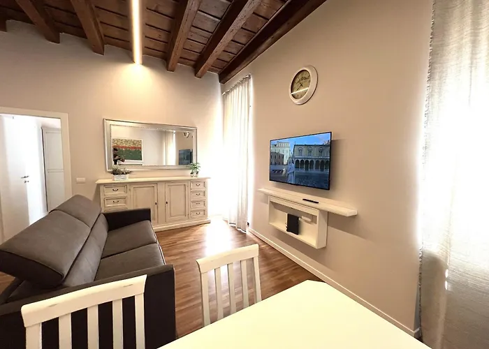 Apartment Arena Interno 5 *